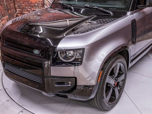 Used 2023 Land Rover Defender 90 X image 4