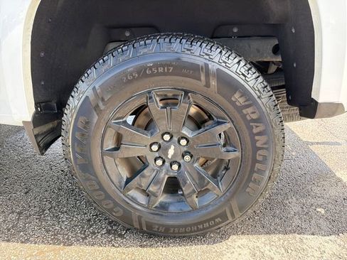Used 2018 Chevrolet Colorado W/T w/ WT Convenience Package RWD image 25
