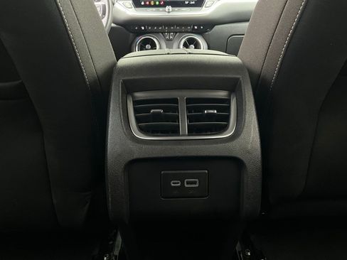 Used 2025 Chevrolet Blazer LT image 13