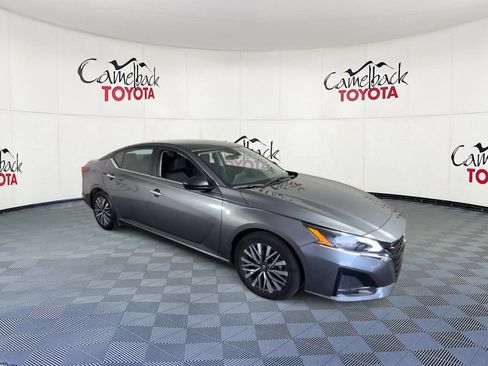 Used 2025 Nissan Altima 2.5 SV FWD image 5
