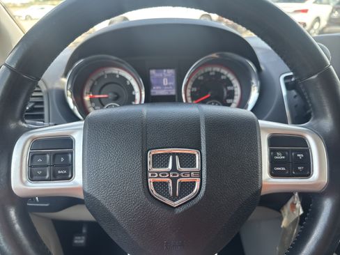 Used 2018 Dodge Grand Caravan SE w/ Rear Park Assist Package FWD image 10