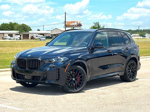 New 2026 BMW X5 xDrive40i w/ M Sport Package AWD/4WD image 2