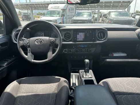 Used 2017 Toyota Tacoma TRD Sport w/ Premium & Technology Package AWD/4WD image 41