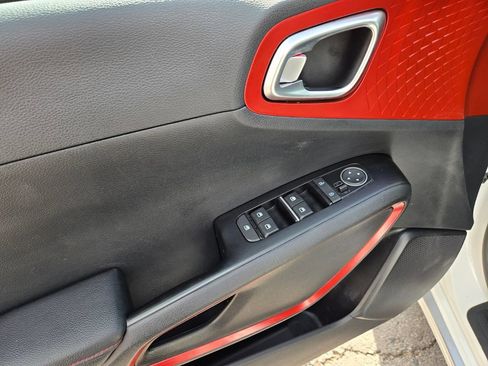 Used 2024 Kia Soul GT-Line FWD image 12