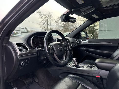 Used 2018 Jeep Grand Cherokee Limited w/ Luxury Group II image 12