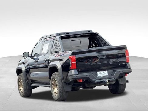 Used 2024 Toyota Tacoma Trailhunter image 8