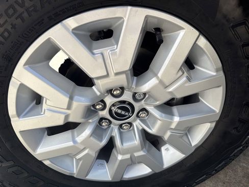 Used 2022 Nissan Frontier SV w/ Technology Package AWD/4WD image 33