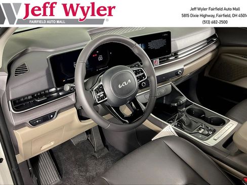 New 2026 Kia Carnival EX FWD image 15