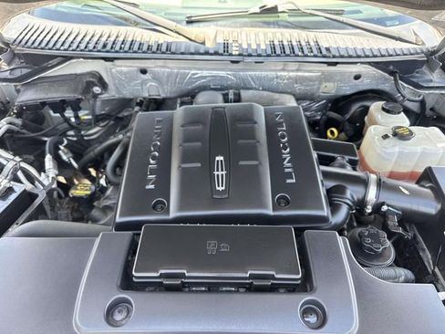 Used 2012 Lincoln Navigator 2WD image 10