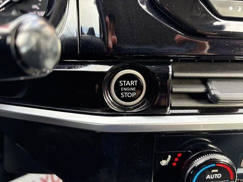 Certified 2024 Nissan Pathfinder SV image 34