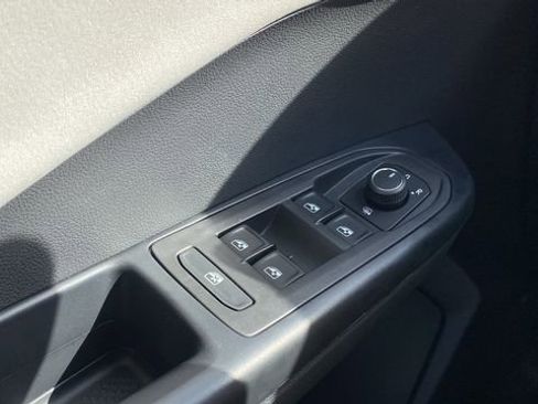 New 2026 Volkswagen Taos SE AWD/4WD image 18