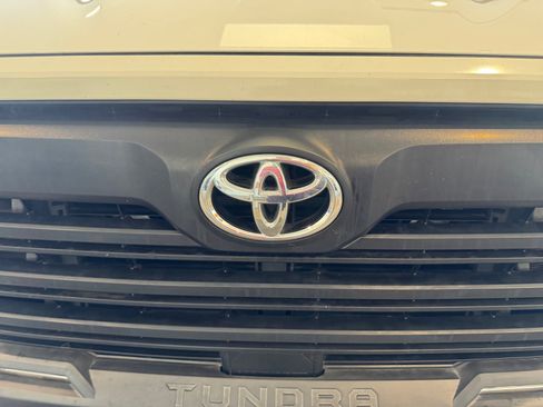 Used 2022 Toyota Tundra SR5 w/ SR5 Premium Package RWD image 23