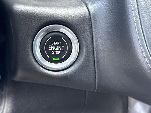 Used 2023 Chevrolet Suburban Z71 image 15