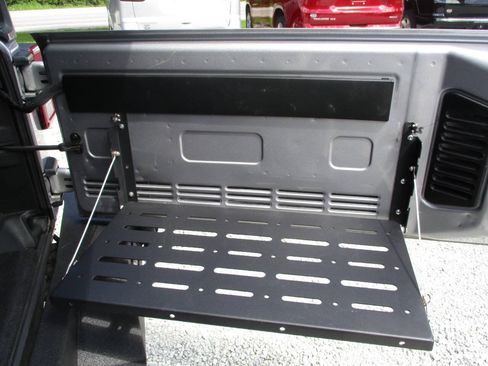 Used 2018 Jeep Wrangler Unlimited Sport S AWD/4WD image 30