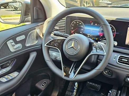 New 2026 Mercedes-Benz GLS 450 4MATIC image 30
