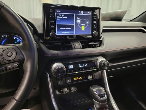 Used 2021 Toyota RAV4 SE image 14