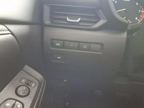 Used 2025 Nissan Sentra S FWD image 26