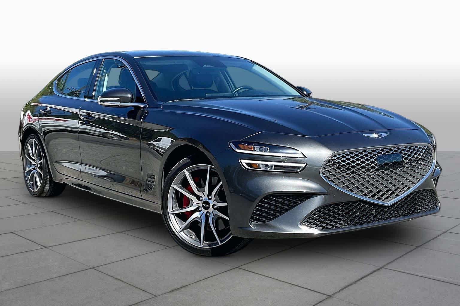 Used 2025 Genesis G70 2.5T RWD image 3