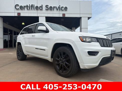 Used 2018 Jeep Grand Cherokee Altitude AWD/4WD image 1