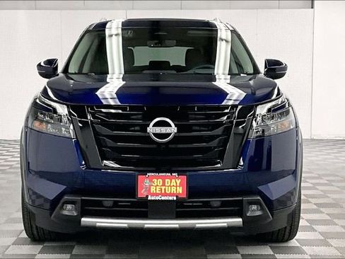 New 2025 Nissan Pathfinder Platinum w/ Lighting Package (N93) image 16