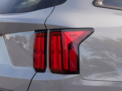 Used 2022 Kia Sorento SX image 17