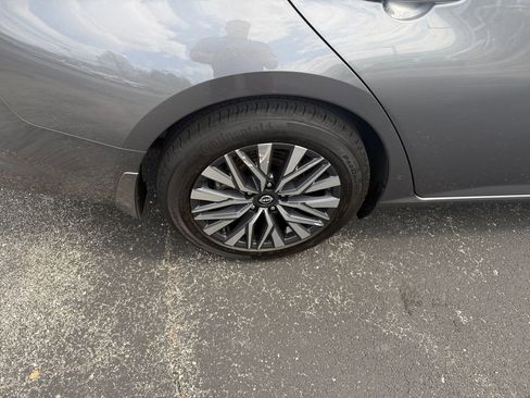 Used 2024 Nissan Altima 2.5 SV w/ SV Premium Package FWD image 24