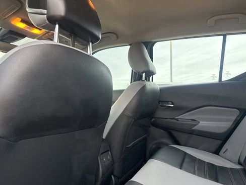 Used 2022 Nissan Kicks SR w/ Premium Package image 34