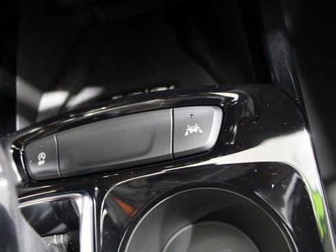 New 2026 Chevrolet Trax LT w/ Sunroof Package image 10