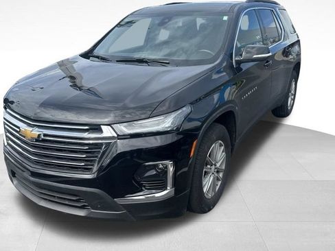 Certified 2023 Chevrolet Traverse LT FWD image 1