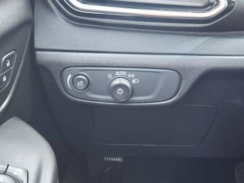 Used 2023 Chevrolet Bolt LT w/ Infotainment Package FWD image 25