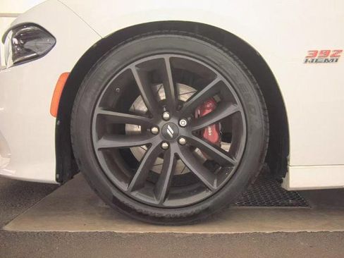 Used 2019 Dodge Charger Scat Pack RWD image 7
