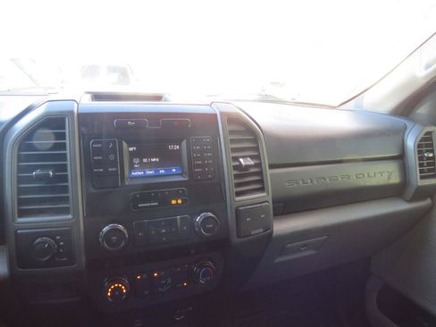 Used 2019 Ford F250 XL w/ Power Equipment Group image 24