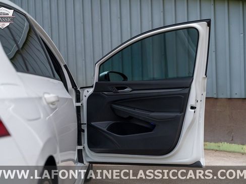 Used 2022 Volkswagen Golf R image 66