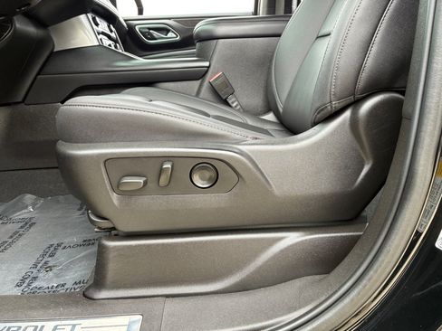 Used 2021 Chevrolet Tahoe LT w/ Luxury Package image 14