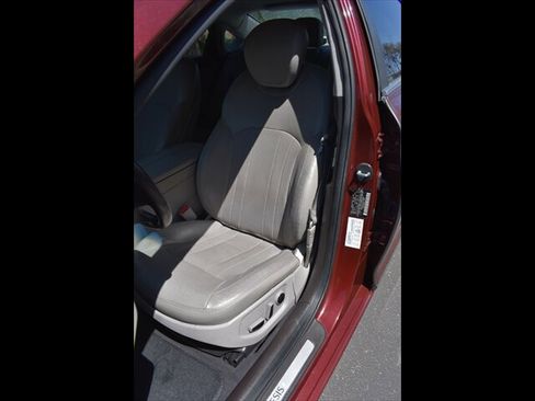 Used 2015 Hyundai Genesis 3.8 RWD image 16