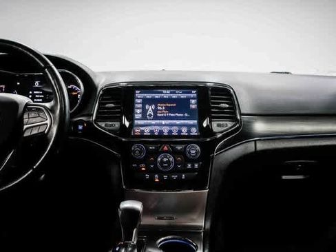 Used 2021 Jeep Grand Cherokee Limited image 13