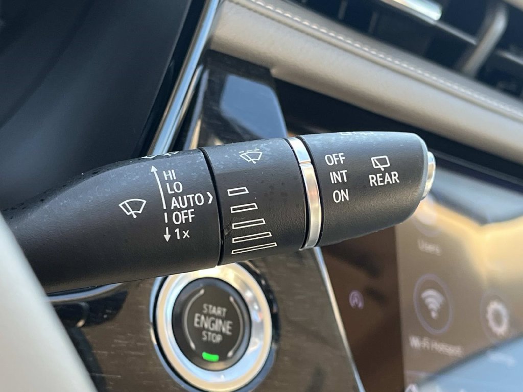 Used 2022 Cadillac XT6 Premium Luxury FWD image 43