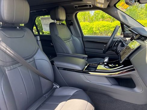 Used 2025 Land Rover Range Rover Sport Dynamic SE AWD/4WD image 18