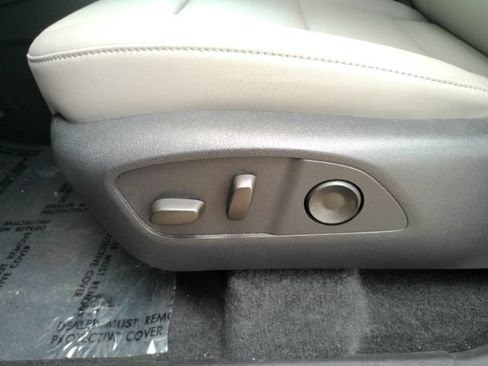 Used 2026 GMC Acadia Elevation w/ Elevation Premium Package FWD image 17
