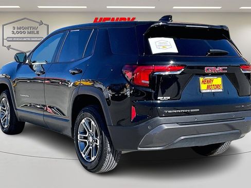 Used 2025 GMC Terrain Elevation image 4