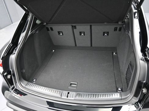 Certified 2025 Porsche Macan image 32