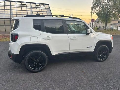 Used 2017 Jeep Renegade Altitude image 11