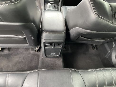 Used 2019 Chrysler 300 S RWD image 16