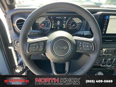 New 2026 Jeep Gladiator Sport AWD/4WD image 8