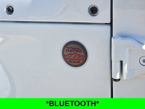 Used 2024 Jeep Wrangler Unlimited Rubicon AWD/4WD image 9