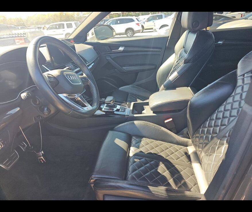 Used 2023 Audi SQ5 Premium Plus w/ Premium Plus Package AWD/4WD image 2