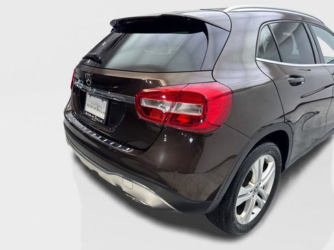 Used 2018 Mercedes-Benz GLA 250 image 18