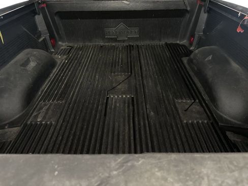 Used 2019 RAM 1500 Classic SLT AWD/4WD image 8