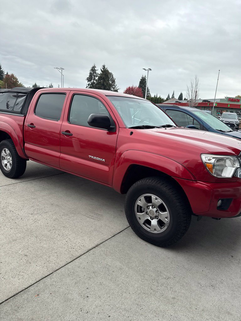 Used 2015 Toyota Tacoma 4x4 Double Cab w/ SR5 Package image 2