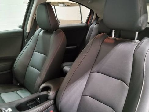 Used 2020 Honda HR-V Touring image 19